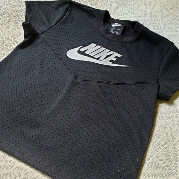 NWOT Nike Jersey- No cracks in print - Picture 1 of 4